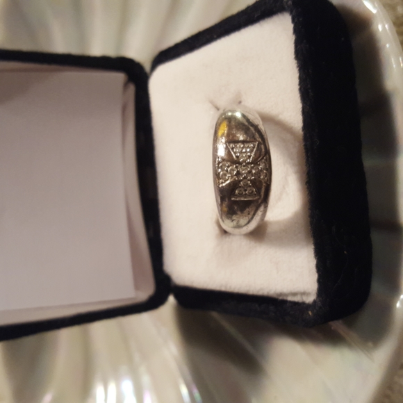 BRITISH BOW 925 Cubic Zirconia Stone Ring - Picture 1 of 3